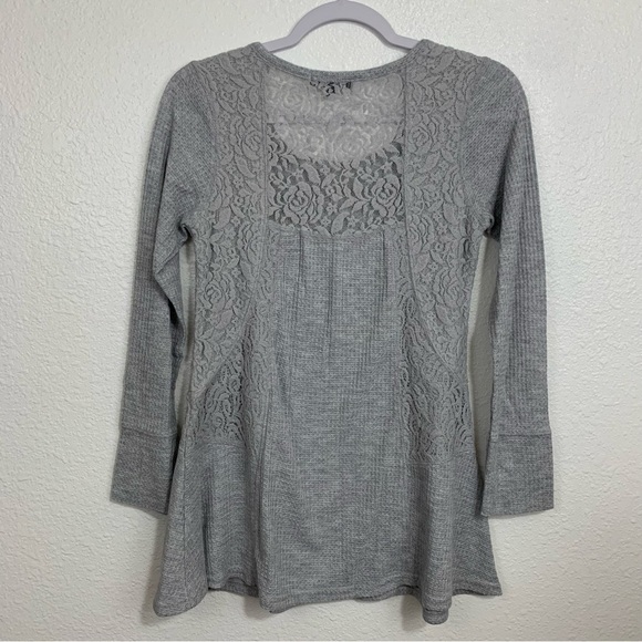 RXB Light Grey Waffle Knit Lace Peplum Sweater Top Size S - Picture 6 of 8
